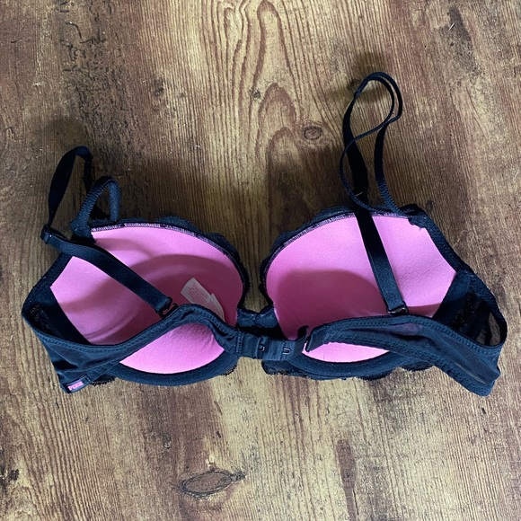 VS PINK push-up Demi bra. - Picture 2 of 7